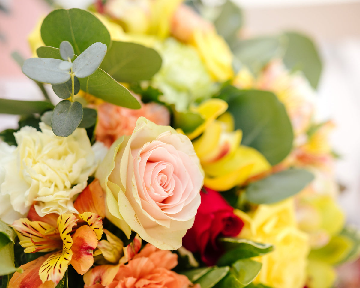 Envio de Arreglos Florales a Domicilio: Cómo Mandar Flores y Sorprender a tus Seres Queridos