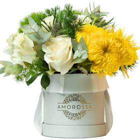 AMOROSSA - Yellow & White Delight - Caja pequeña gris con rosas blancas y flores amarillas, ideal para regalar flores y mandar rosas con delivery rápido de.