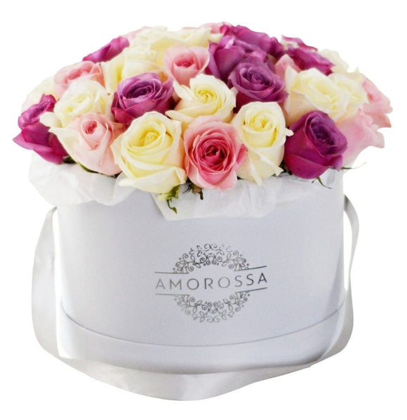 AMOROSSA - PRIMAVERA 48 - Elegant mix of white, pink, and lavender roses bouquet for regalar flores and mandar rosas with delivery rapido de flores.